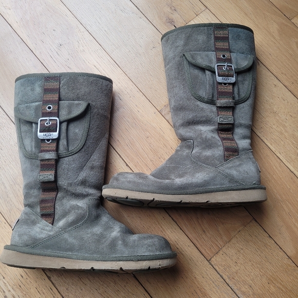 UGG Australia 1895 Retro Cargo Boots - Picture 1 of 8